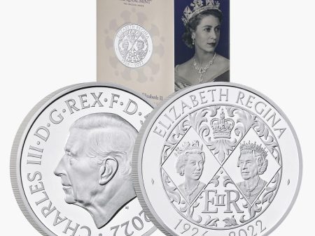 Her Majesty Queen Elizabeth II 2022 £5 Coin - King Charles III first portrait For Discount