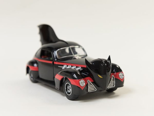 BATMAN: BATMOBILE (1940 S COMIC BOOK) - DANBURY MINT-DIE-CAST 1:24 SCALE Online Sale